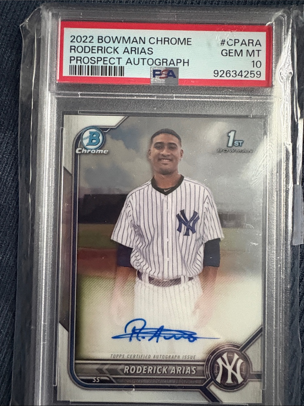 Bowman Chrome Roderick Arias Autograph Baseball Card - White/Navy